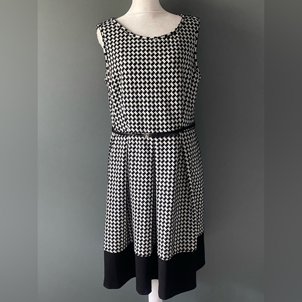 Calvin Klein houndtooth women’s size 12 fit& flare dress